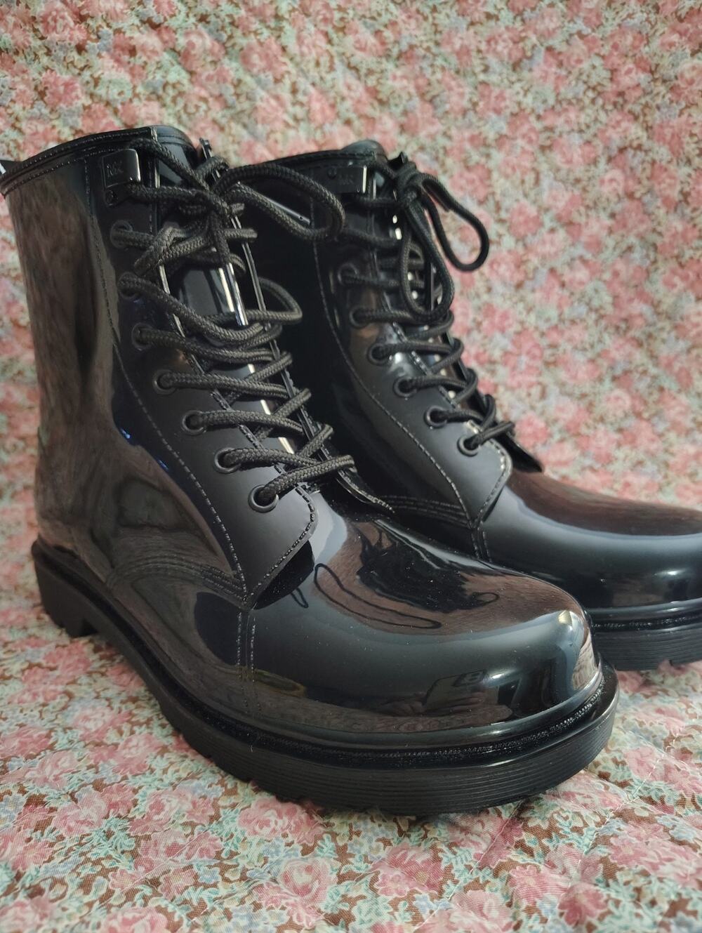 NEW Michael Kors Black Patent Man-made Leather Platform Boots, Size 8